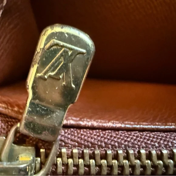 Authentic Louis Vuitton Long Brown Monogram Sarah Wallet